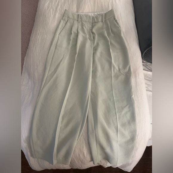 Aritzia Effortless Pants - Picture 3 of 4